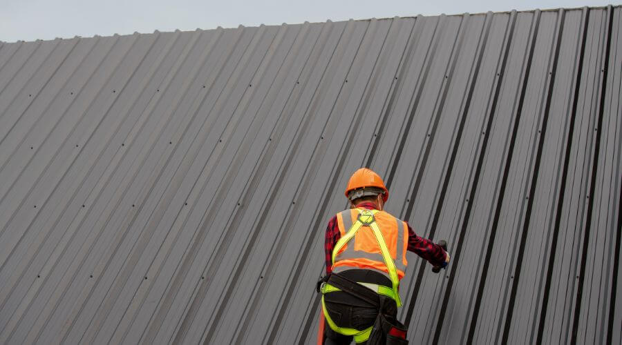 Professional metal roof installation services in Luling, TX